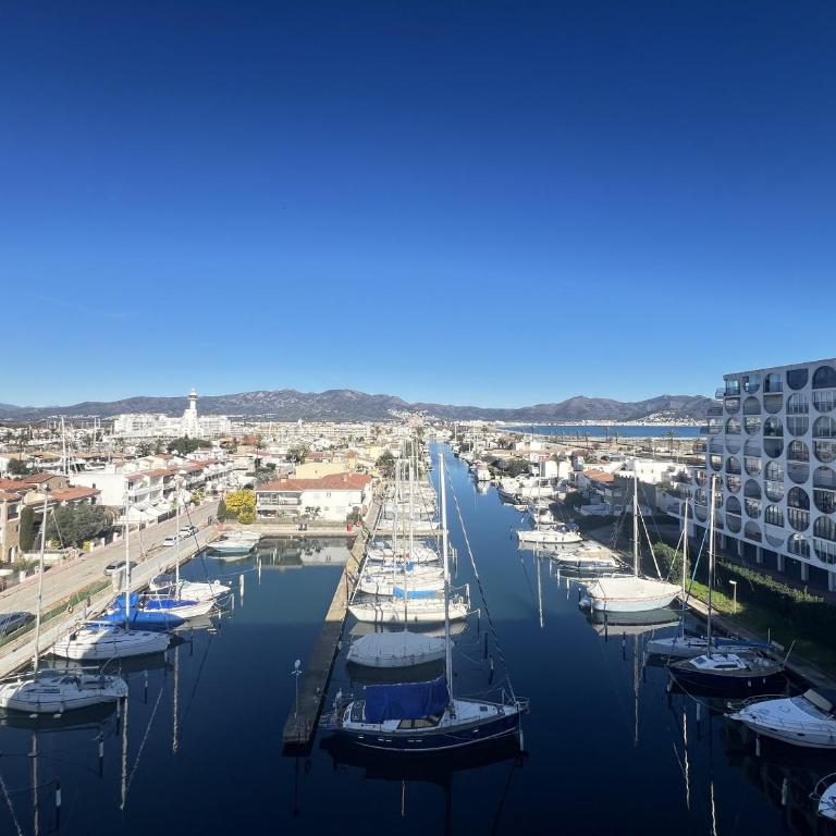 Apartamento Frente al Canal con Terraza y Vistas al Mar - Apartamento de 1 dormitorio - 28