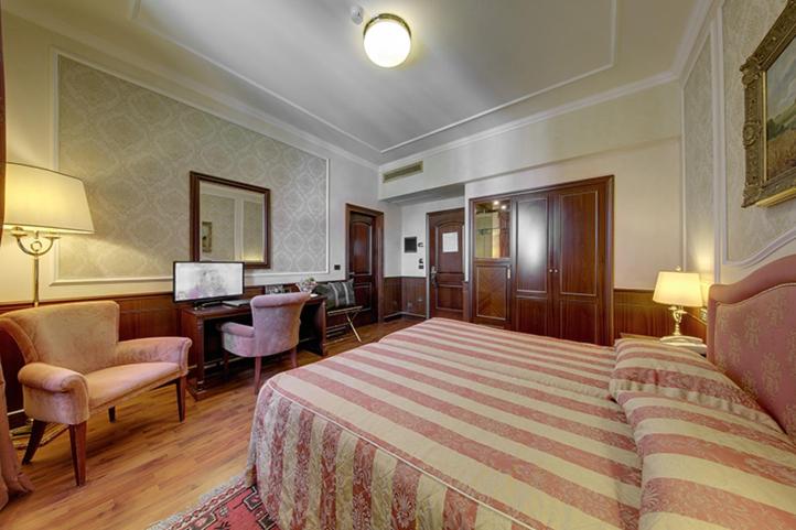 Hotel Simplon - Camera Deluxe Matrimoniale/Doppia con Letti Singoli - Lato Montagna - 8