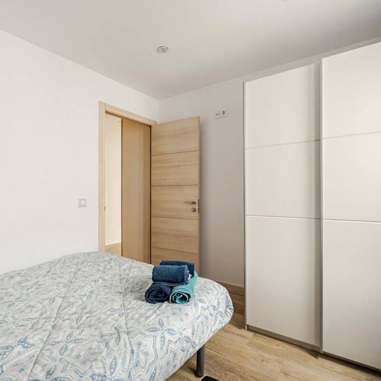 RECOMENDADO Wifi 12 min ayto 4 habs dobles PARKING - Apartamento - 16