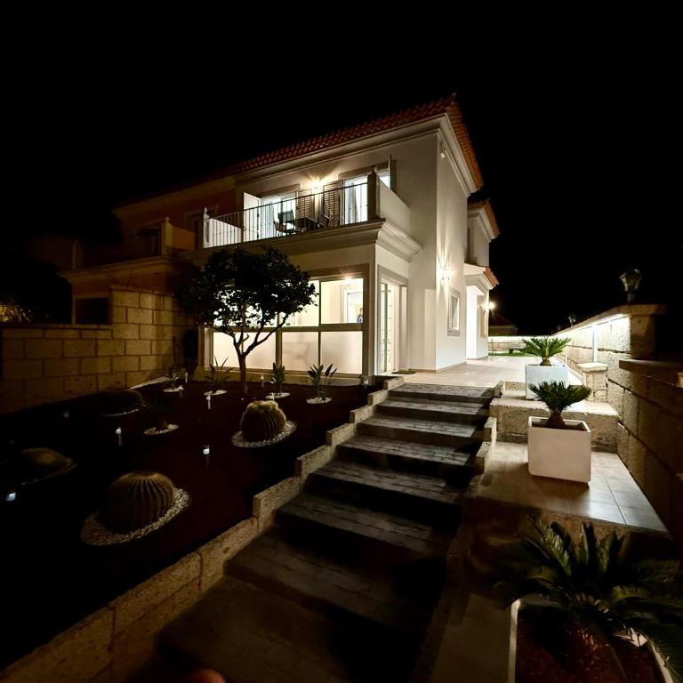 Villa Adassa - Exclusive Home in El Madroñal - Casa Vacacional de 3 dormitorios - 72