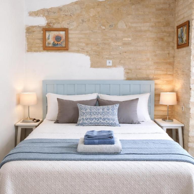 Vivienda Turística Templo Romano - Habitación Doble con baño privado - 2