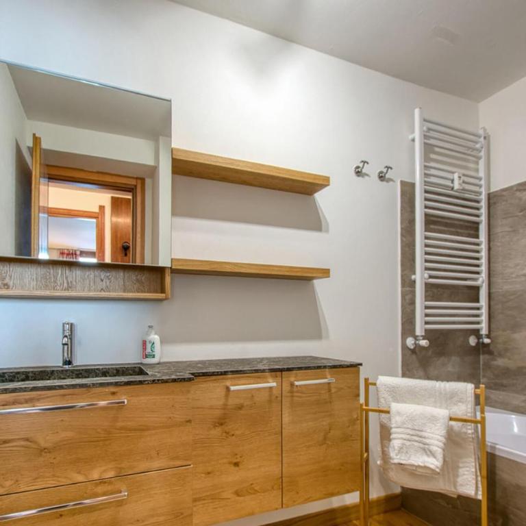 Awesome Apartment In Breuil-Cervinia - Appartamento con 3 Camere da Letto - 17
