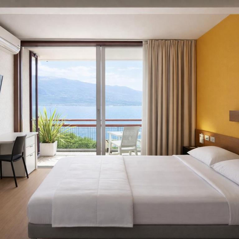 Hotel Lido Lakefront - Camera Matrimoniale Standard con Vista Lago - 4
