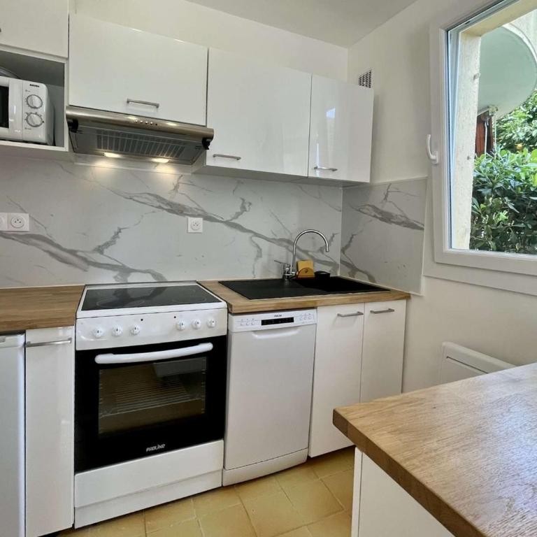 CA270-410 APPARTEMENT 2 PIECES Personnes AU REZ DE JARDIN A CAVALAIRE - Appartement 1 Chambre - 6