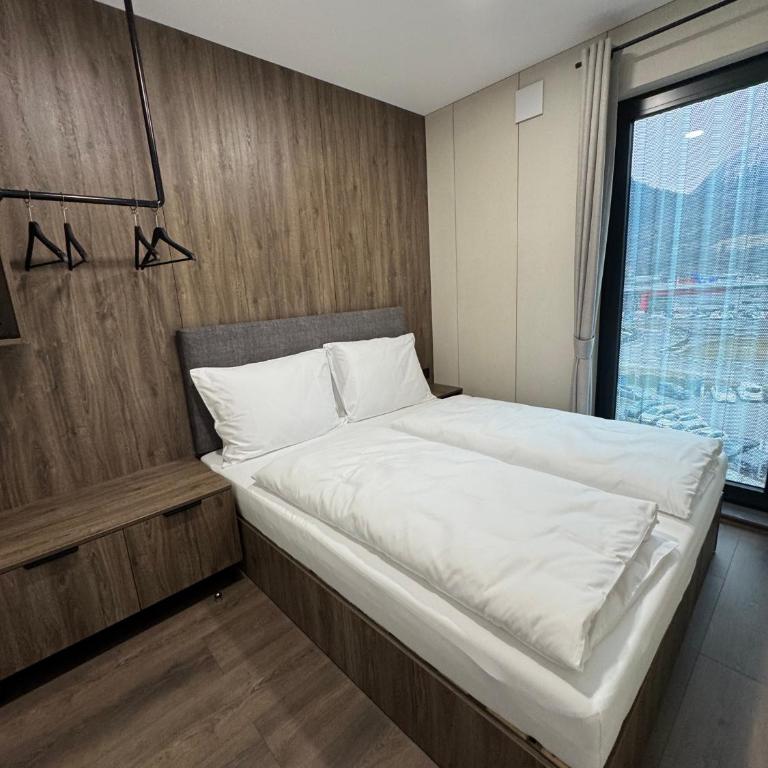 CUBE Alpine Stay - Apartamento de 3 dormitorios con vistas a las montañas - 2