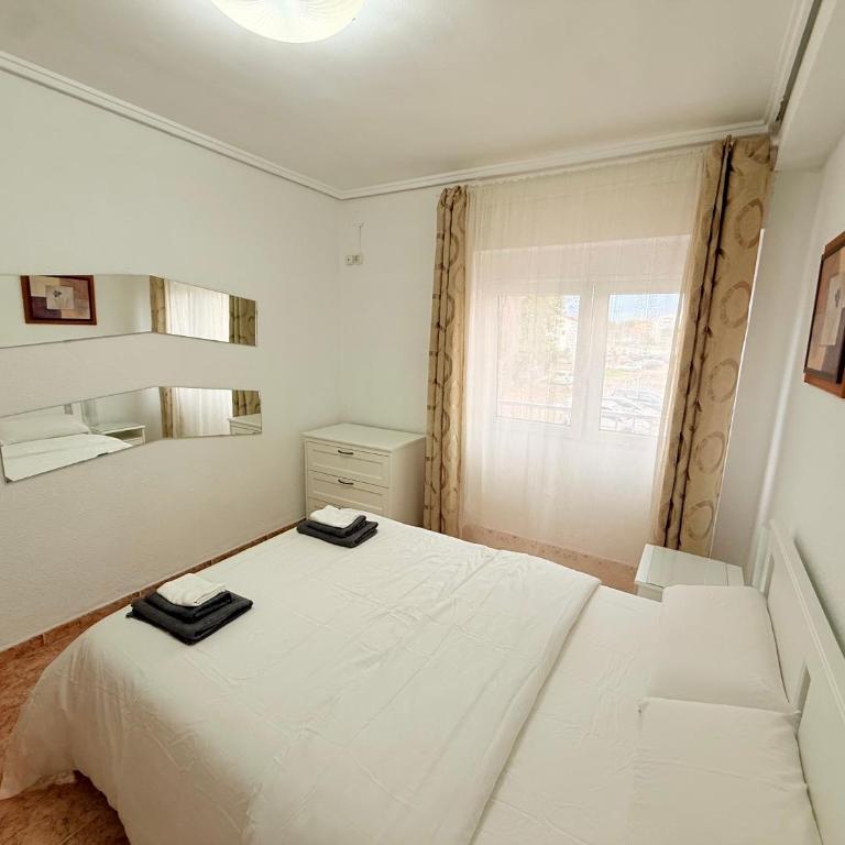 Apartamento de temporada en Malvarrosa Vacaciones largas Long Stay desde 11 noches - Three-Bedroom Apartment - 2