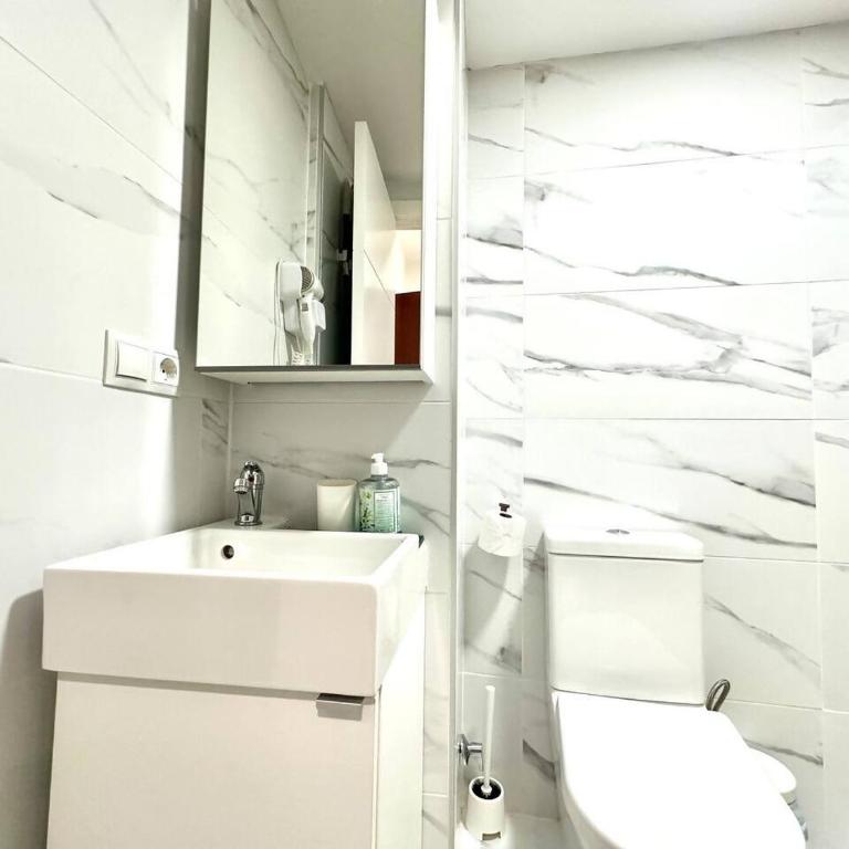 Loft 1 Dorm Torremolinos WiFi Centro Urbano Plaza - Loft - 12