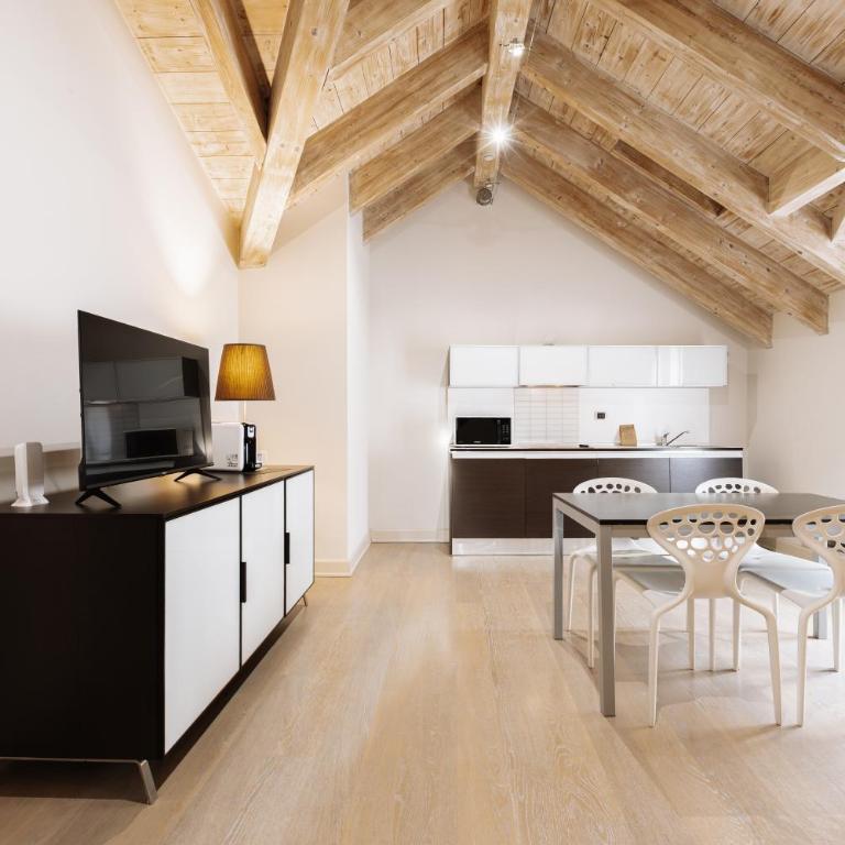Ah Palazzo Stazione Apartments Resort - One-Bedroom Superior Apartment - 5