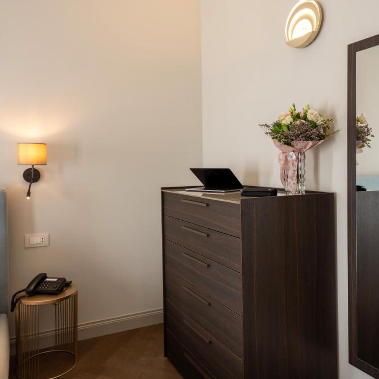 Hotel Carlton - Junior Suite - 12