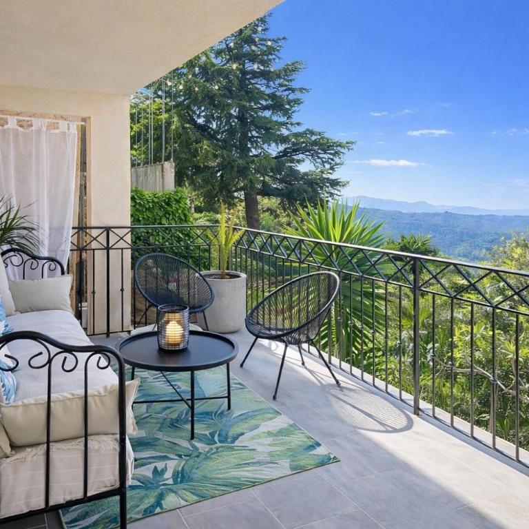 Gîte "Le Figuier de Saint Ce" Jardinet Terrasse Vue - Appartement 3 Chambres - 2