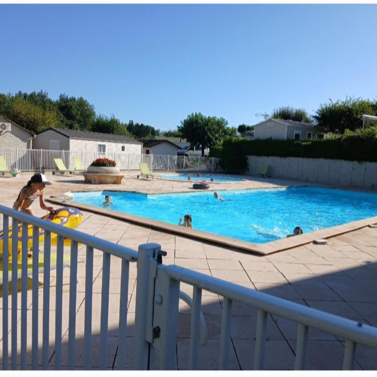 Le CHALET de JANJOUX - Mobile Home - 3