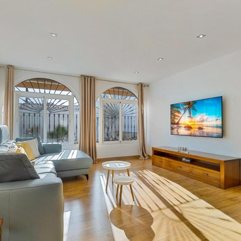 Family Villa with central location - Casa de 4 dormitorios - 1