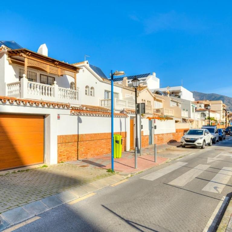 Family Villa with central location - Casa de 4 dormitorios - 9