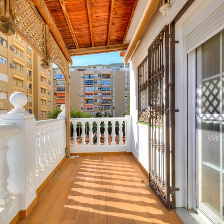 Family Villa with central location - Casa de 4 dormitorios - 15