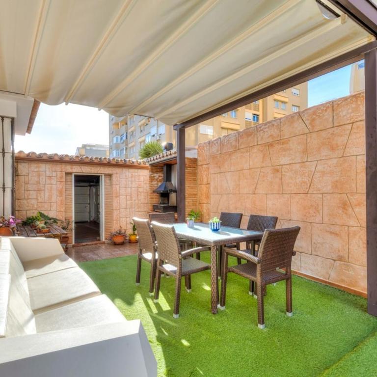 Family Villa with central location - Casa de 4 dormitorios - 23