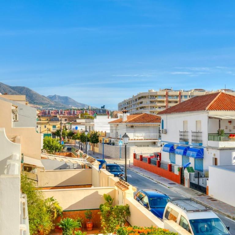 Family Villa with central location - Casa de 4 dormitorios - 24