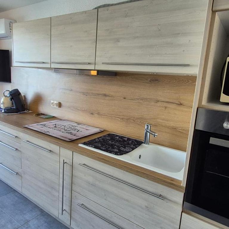 T2, superbe vue mer rénovée, parking, clim, piscine - Appartement 1 Chambre - 11
