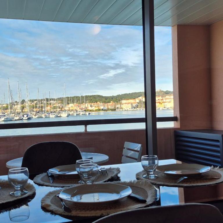 T2, superbe vue mer rénovée, parking, clim, piscine - Appartement 1 Chambre - 20