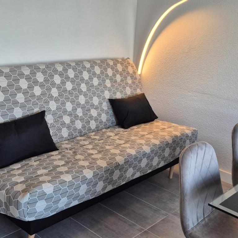 T2, superbe vue mer rénovée, parking, clim, piscine - Appartement 1 Chambre - 14