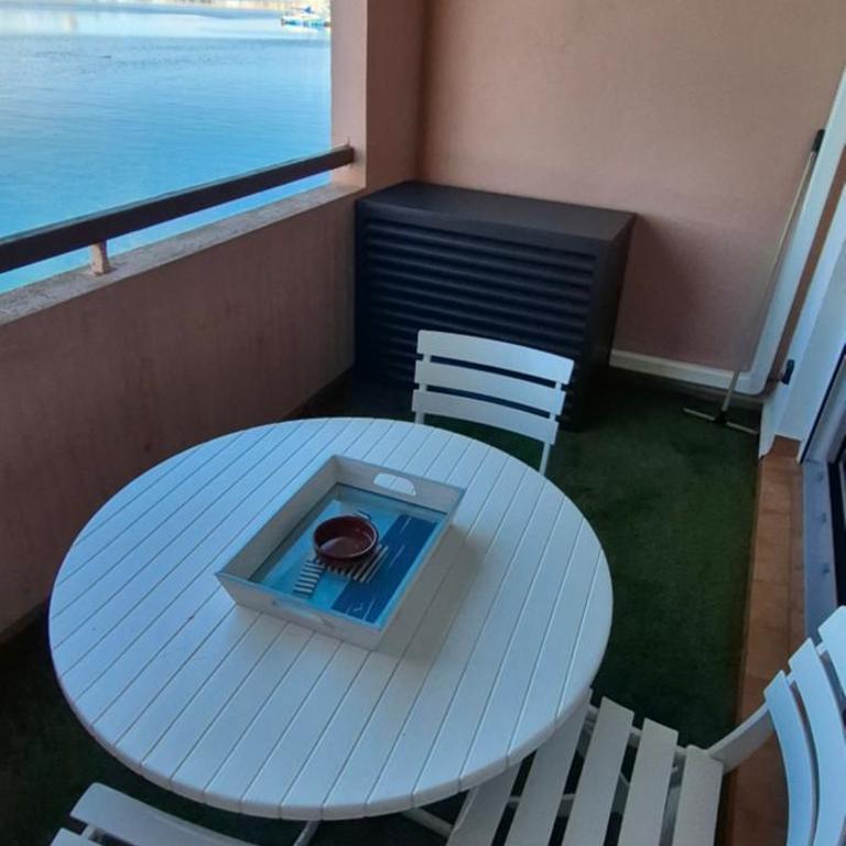 T2, superbe vue mer rénovée, parking, clim, piscine - Appartement 1 Chambre - 41