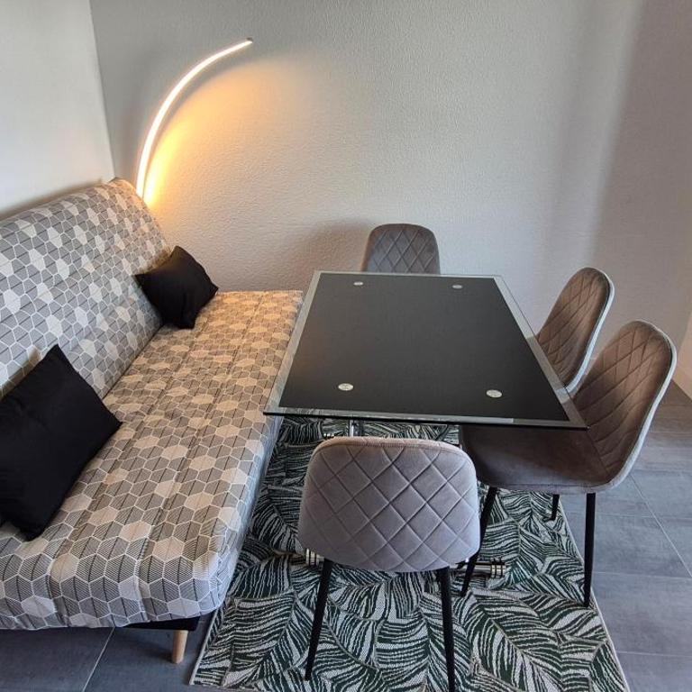 T2, superbe vue mer rénovée, parking, clim, piscine - Appartement 1 Chambre - 7