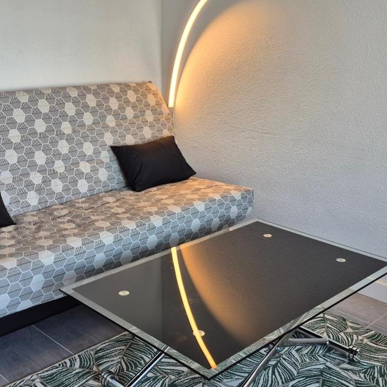 T2, superbe vue mer rénovée, parking, clim, piscine - Appartement 1 Chambre - 15