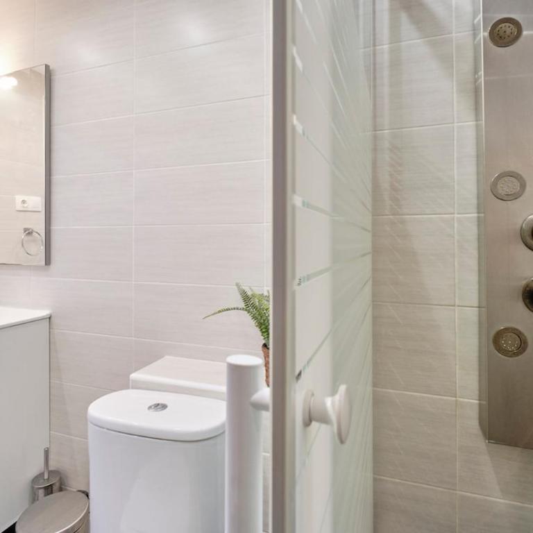 Luxury flat Alicante center-Remote worker-Netflix - Two-Bedroom Apartment - 5