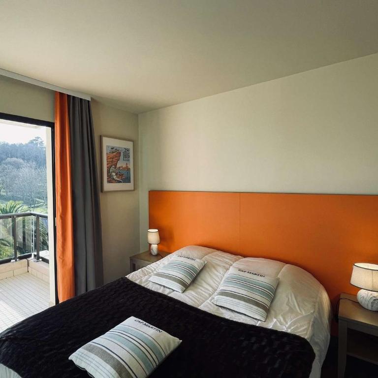 Appartement 3 étoiles avec piscine chauffée, à 50m de la plage de Trestraou, Perros-Guirec - FR-1-542-49 - Apartment - 5
