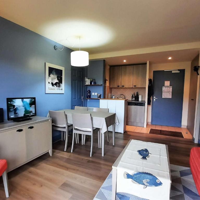 Appartement 3 étoiles avec piscine chauffée, à 50m de la plage de Trestraou, Perros-Guirec - FR-1-542-49 - Apartment - 7