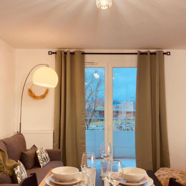 COTE LAAC- MALOE Residence - 4 personnes - One-Bedroom Apartment - 5