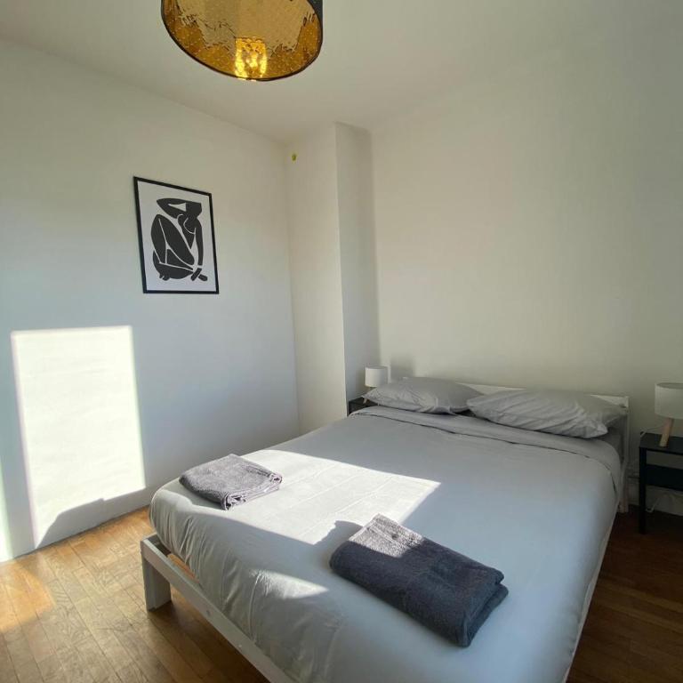 BnGo l La Pause Urbaine l 3ch, 10p - Three-Bedroom Apartment - 3