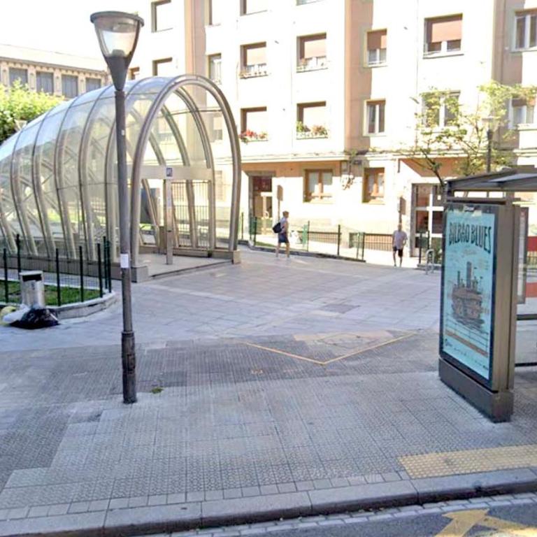 Gran apto a 5 min de casco viejo. Familias, grupos - Four-Bedroom Apartment - 37