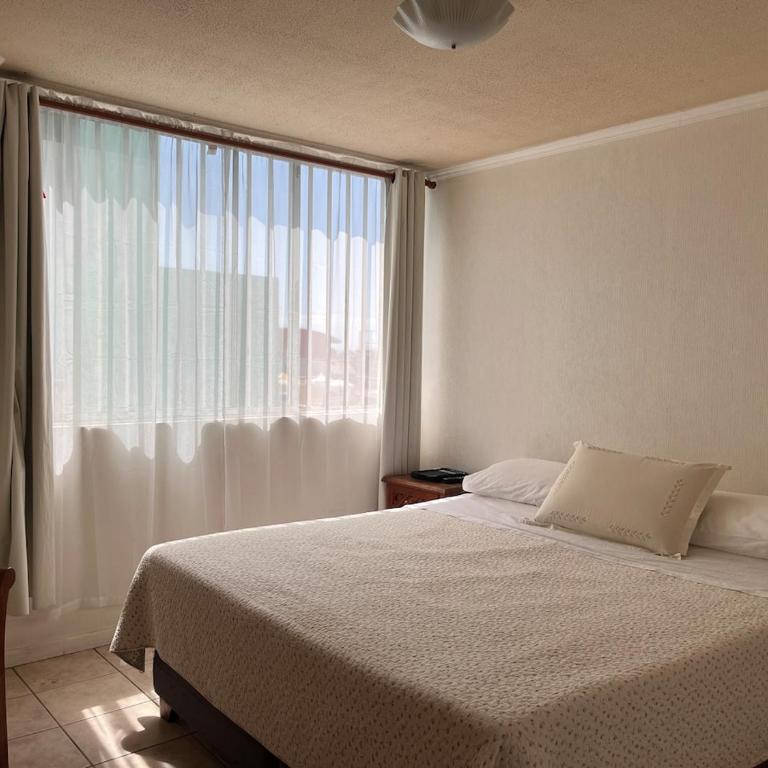 Departamento céntrico amplio 2D Balcón Estacionamiento - Two-Bedroom Apartment - 2