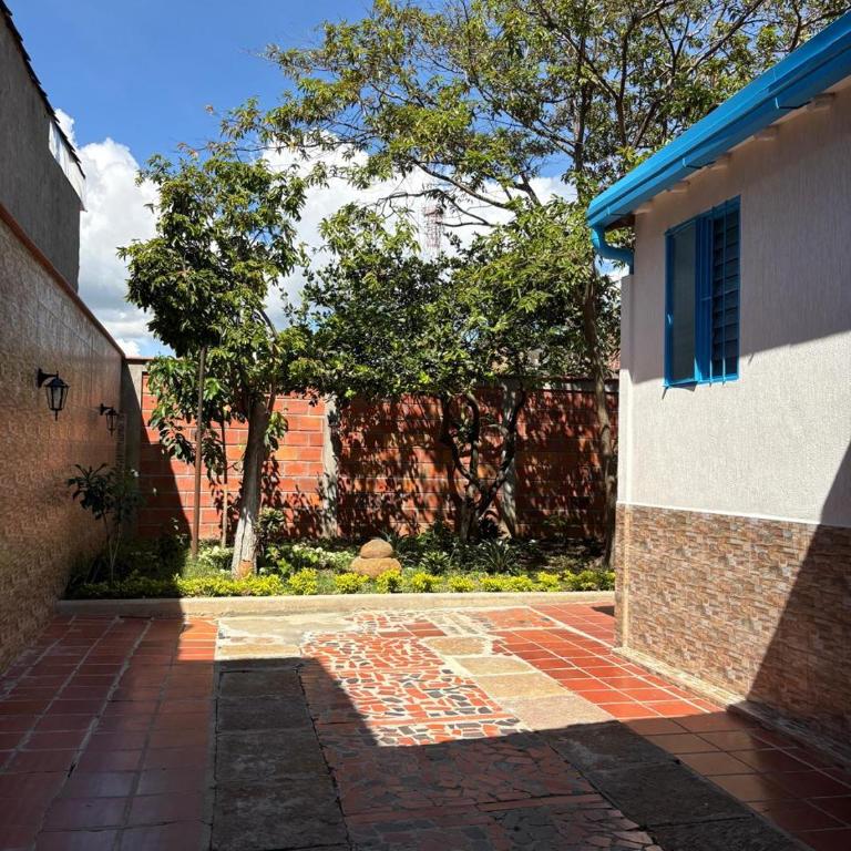 Casa amplia pet friendly cerca al Gallineral - Casa - 2