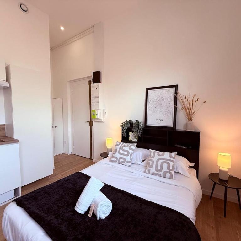 Miribel 2 - Studio - Jean Mace - One-Bedroom Apartment - 1
