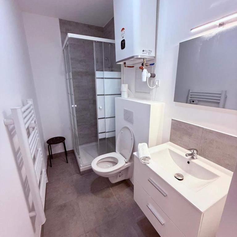 Miribel 2 - Studio - Jean Mace - One-Bedroom Apartment - 8