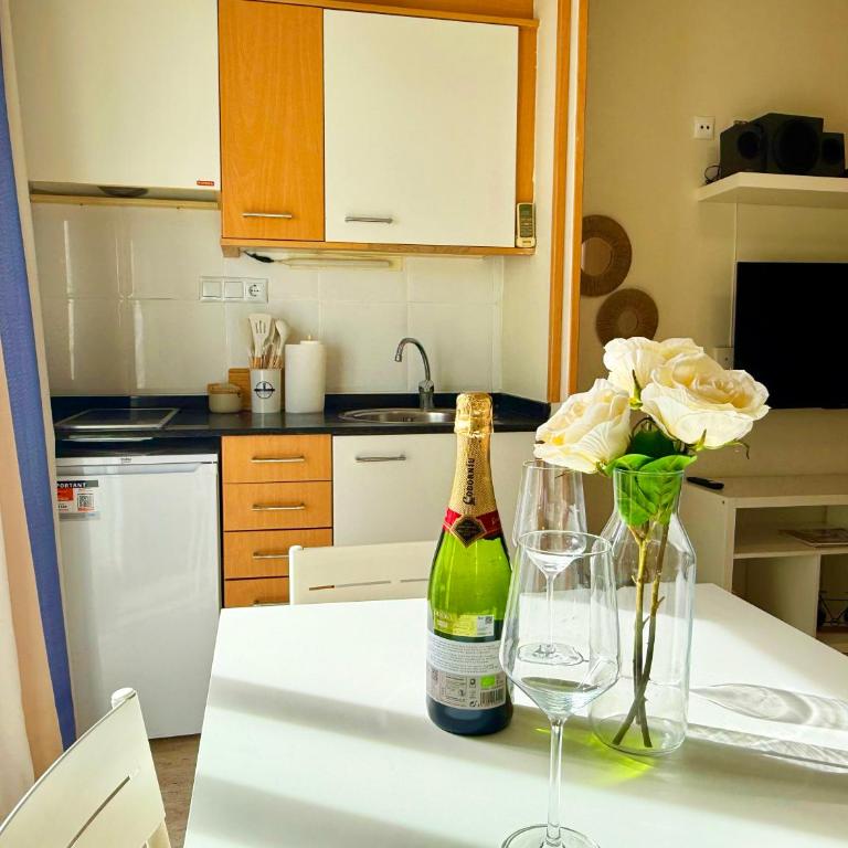 Apt con chill-out, piscina en la azotea a 5 min de la playa y parking privado - Estudio con terraza - 15