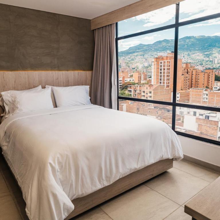Sonata 44 Hotel Laureles - Habitación Doble con vistas a la montaña - 5