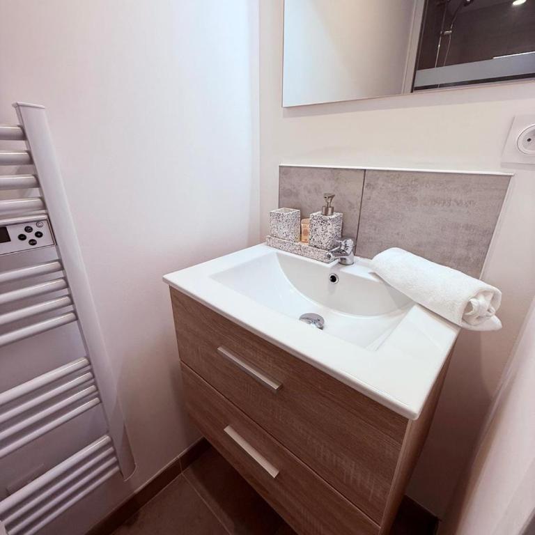 Miribel 3 2 Bedrooms Jean Macé - Appartement 2 Chambres - 6