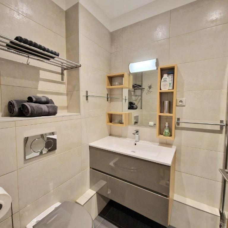 A deux pas de l'Arc de Triomphe Studio tout équipé - One-Bedroom Apartment - 10