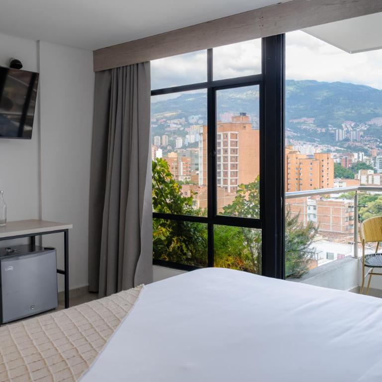 Sonata 44 Hotel Laureles - Habitación Doble con balcón - 7