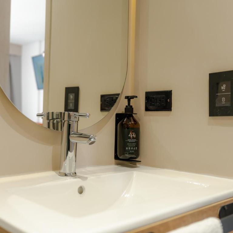 Sonata 44 Hotel Laureles - Habitación Doble con balcón - 6