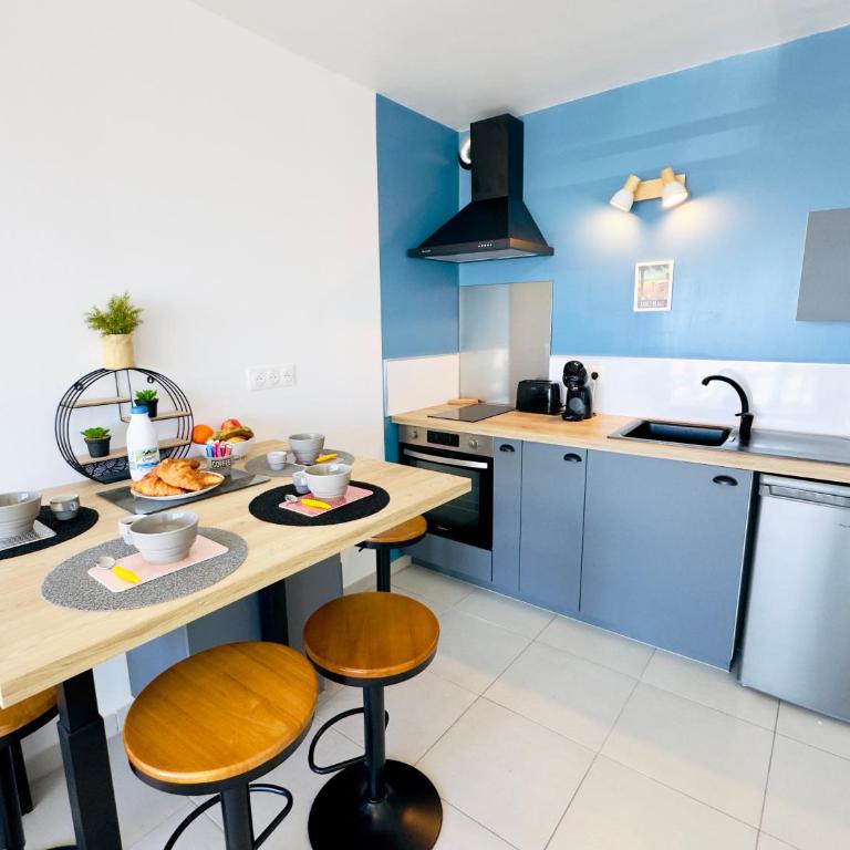Cap Bleu - Air conditioning - Direct beach access - SudSéjourConciergerie - Appartamento con 1 Camera da Letto, Vista Mare e Balcone - 5