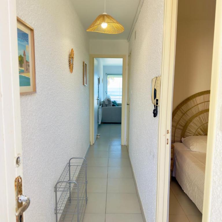 Cap Bleu - Air conditioning - Direct beach access - SudSéjourConciergerie - Appartamento con 1 Camera da Letto, Vista Mare e Balcone - 14