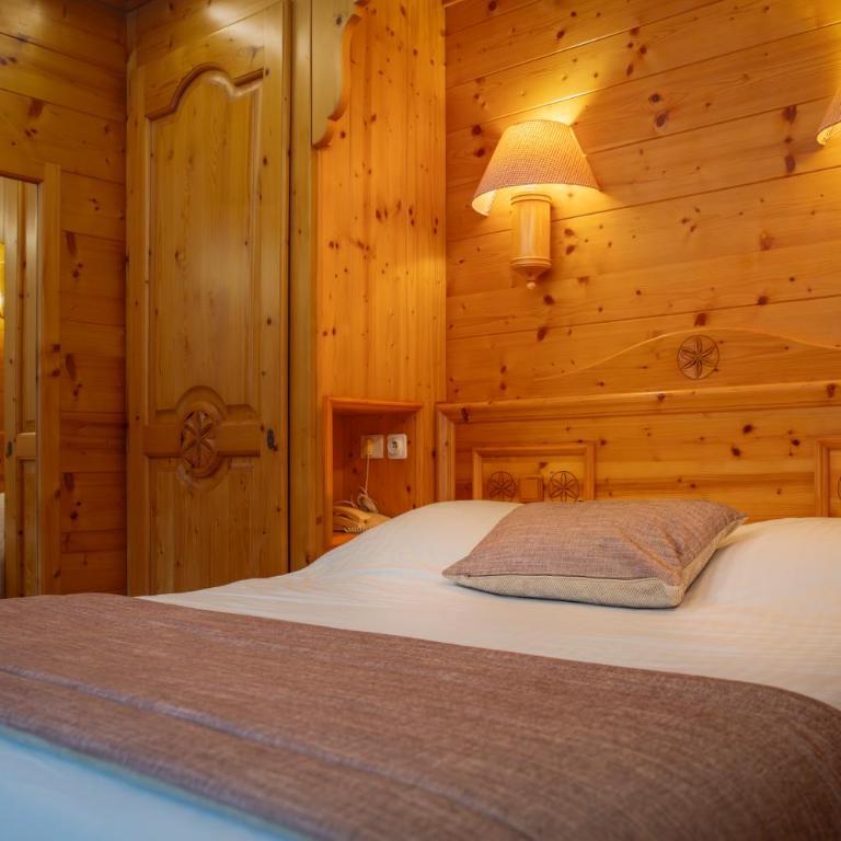 Chalet-Hôtel Neige et Roc, The Originals Relais - Chambre Double Annexe - 4