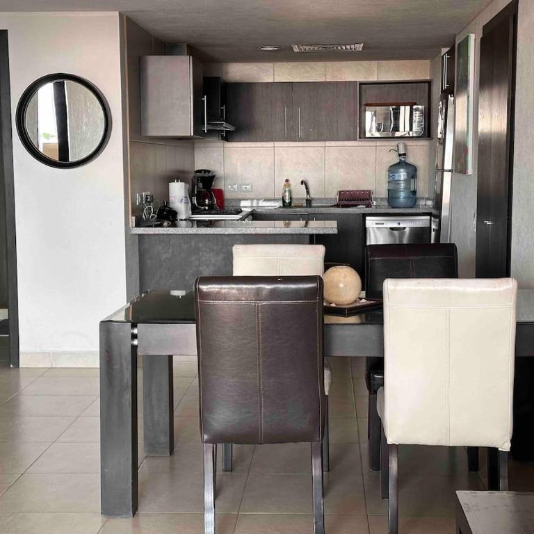 Koki Condo Beach, Ocean Views Grand Venetian - One-Bedroom Apartment - 47