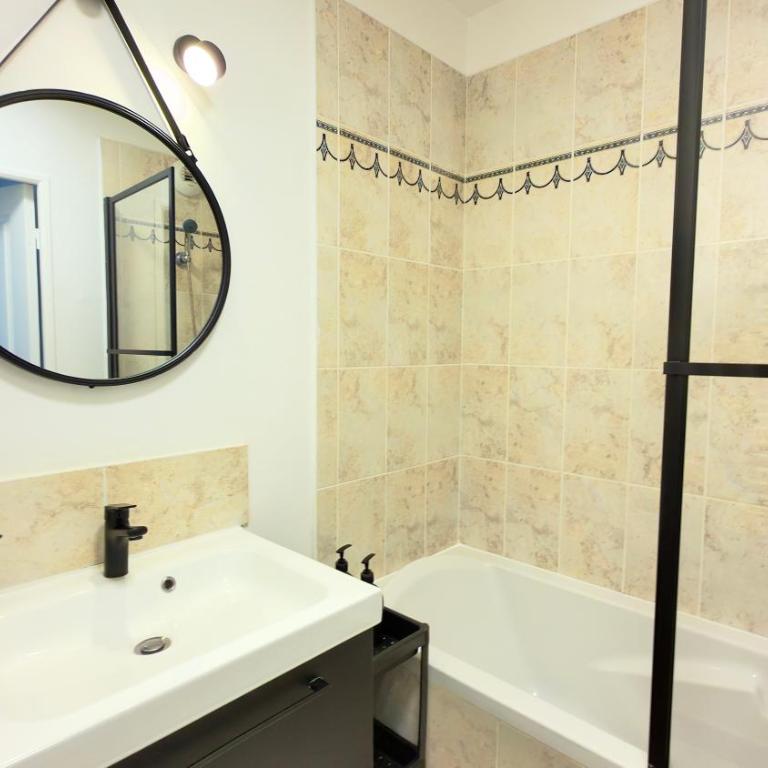 Amazonie - Évasion Urbaine & Parking Privé - Appartement 2 Chambres - 33