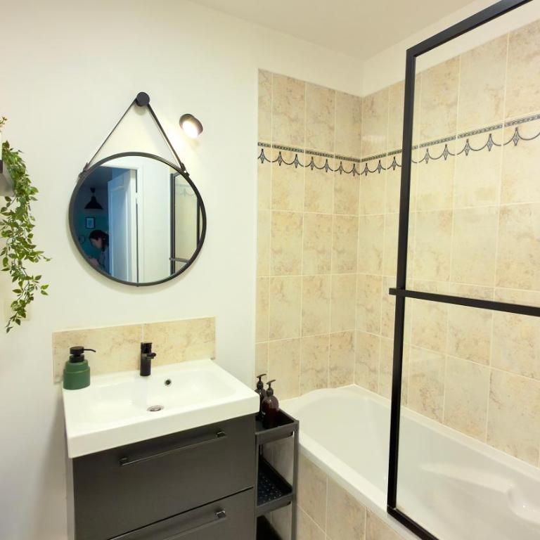 Amazonie - Évasion Urbaine & Parking Privé - Appartement 2 Chambres - 8