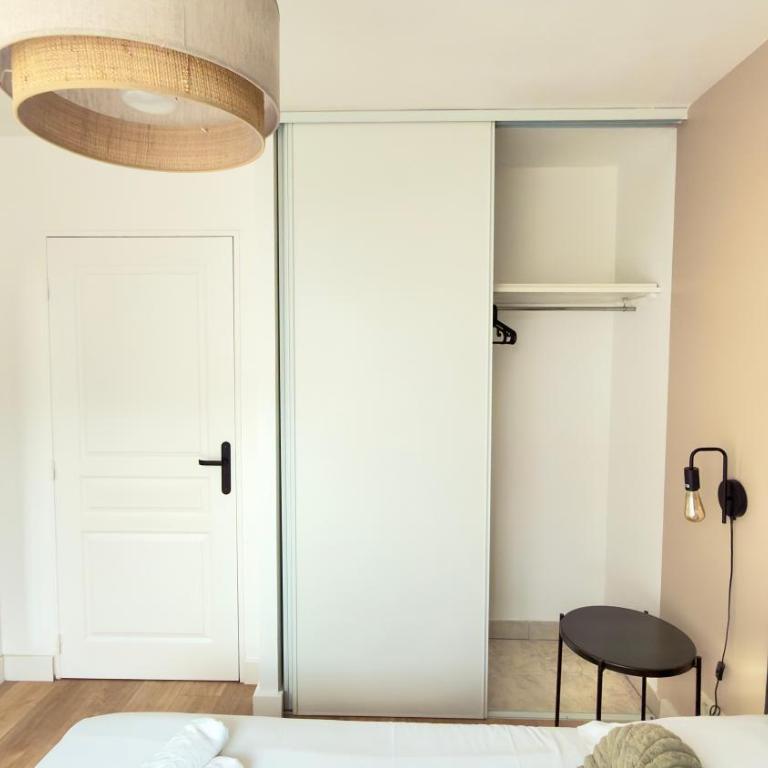 Amazonie - Évasion Urbaine & Parking Privé - Appartement 2 Chambres - 30