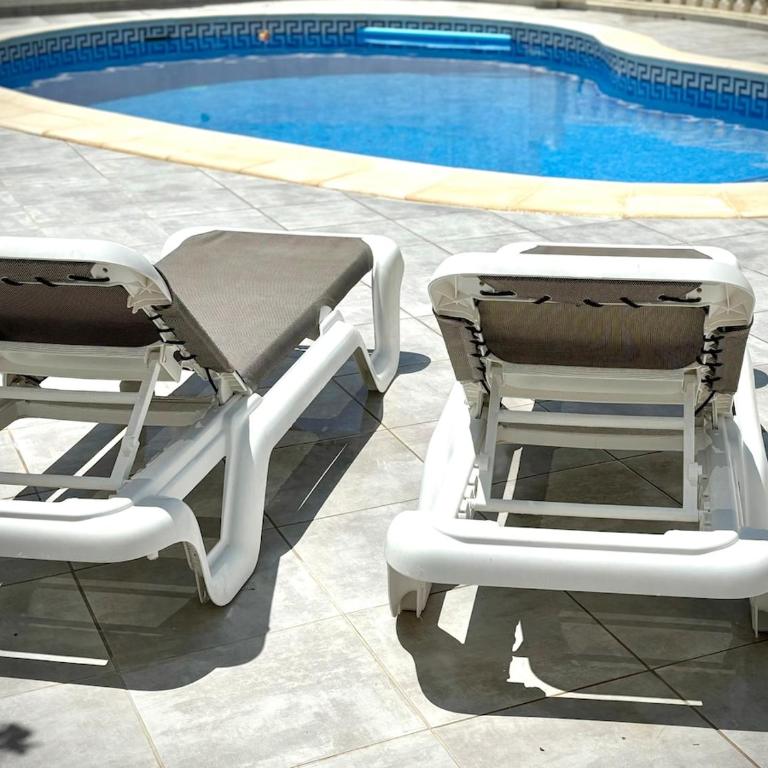 Belle Villa avec piscine privée a 15minutes a pied de la mer - Three-Bedroom Villa - 9